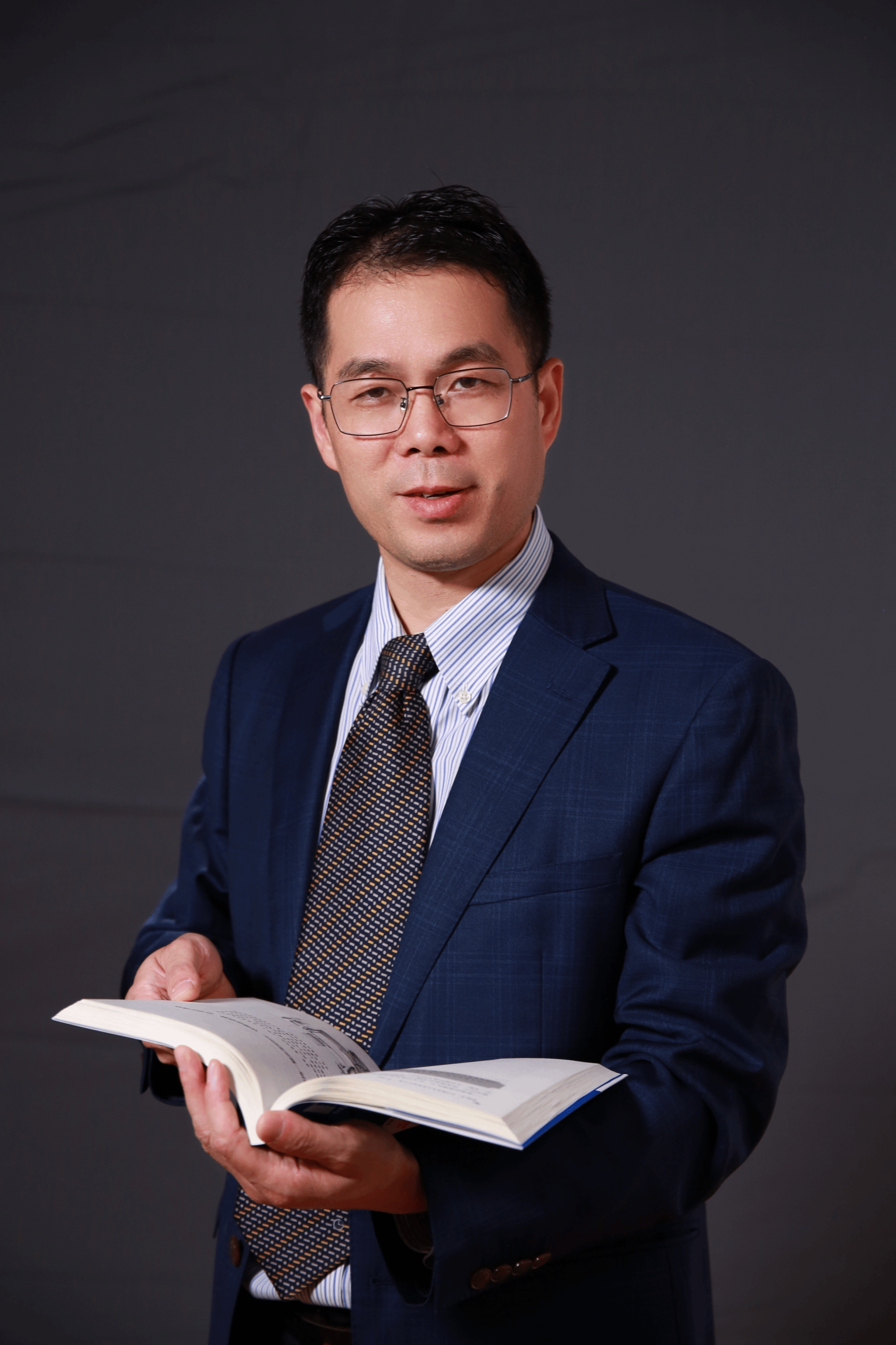 卢新元教授